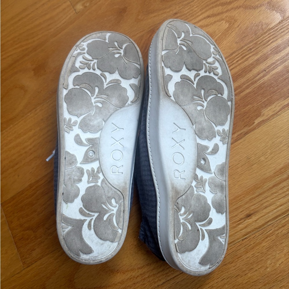 Girls Roxy Shoes - Picture 7 of 7